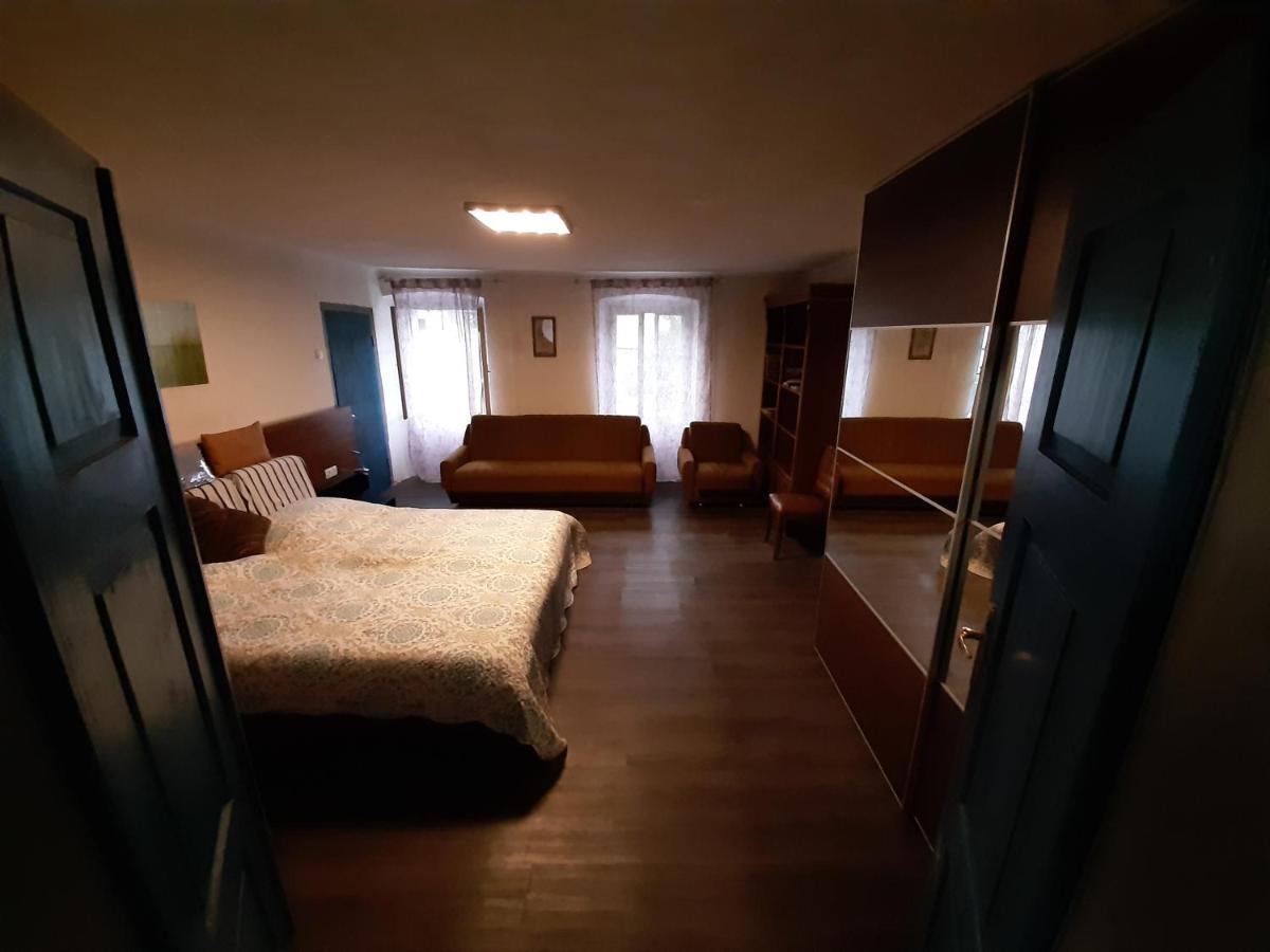 Lux Center B&B - Pasja Grofica Idrija Eksteriør bilde